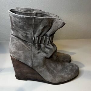 Splendid Gray Suede Wedge Boots, Women’s size 10, New Condition